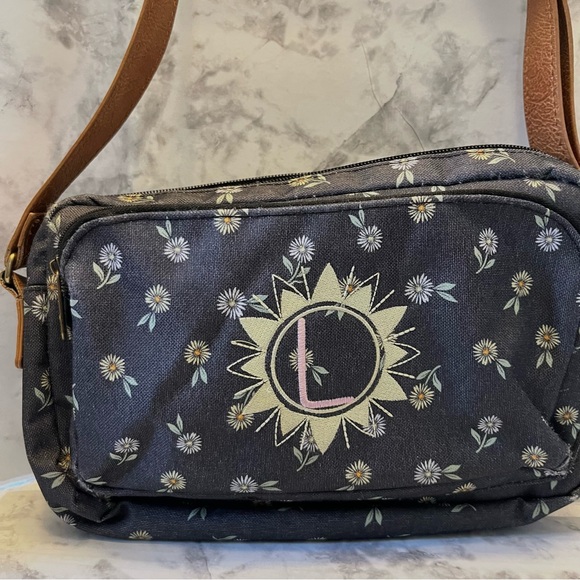 Thirty One All Zipped Crossbody Bag Purse in Ditzy Daisy - Picture 3 of 3